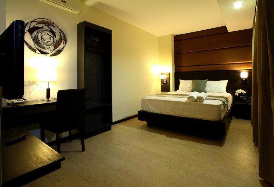 Makati Boutique Hotel Near Naia Airport Terminal 3 Edsa Pasay Cbd Makati City Ngoại thất bức ảnh