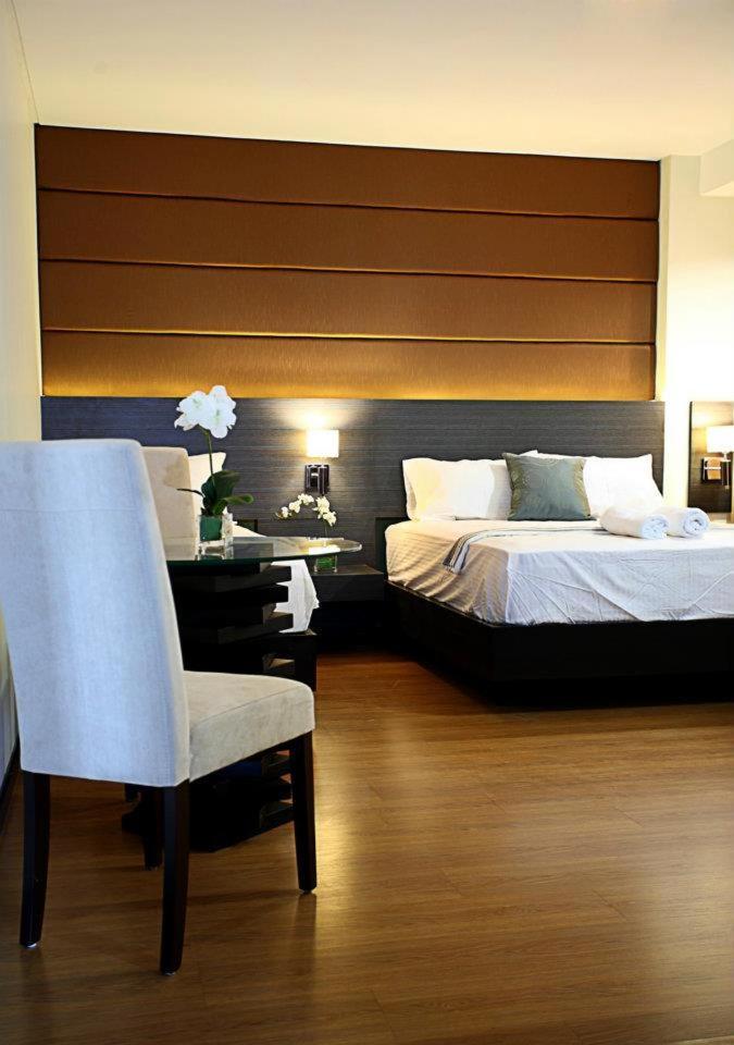 Makati Boutique Hotel Near Naia Airport Terminal 3 Edsa Pasay Cbd Makati City Ngoại thất bức ảnh