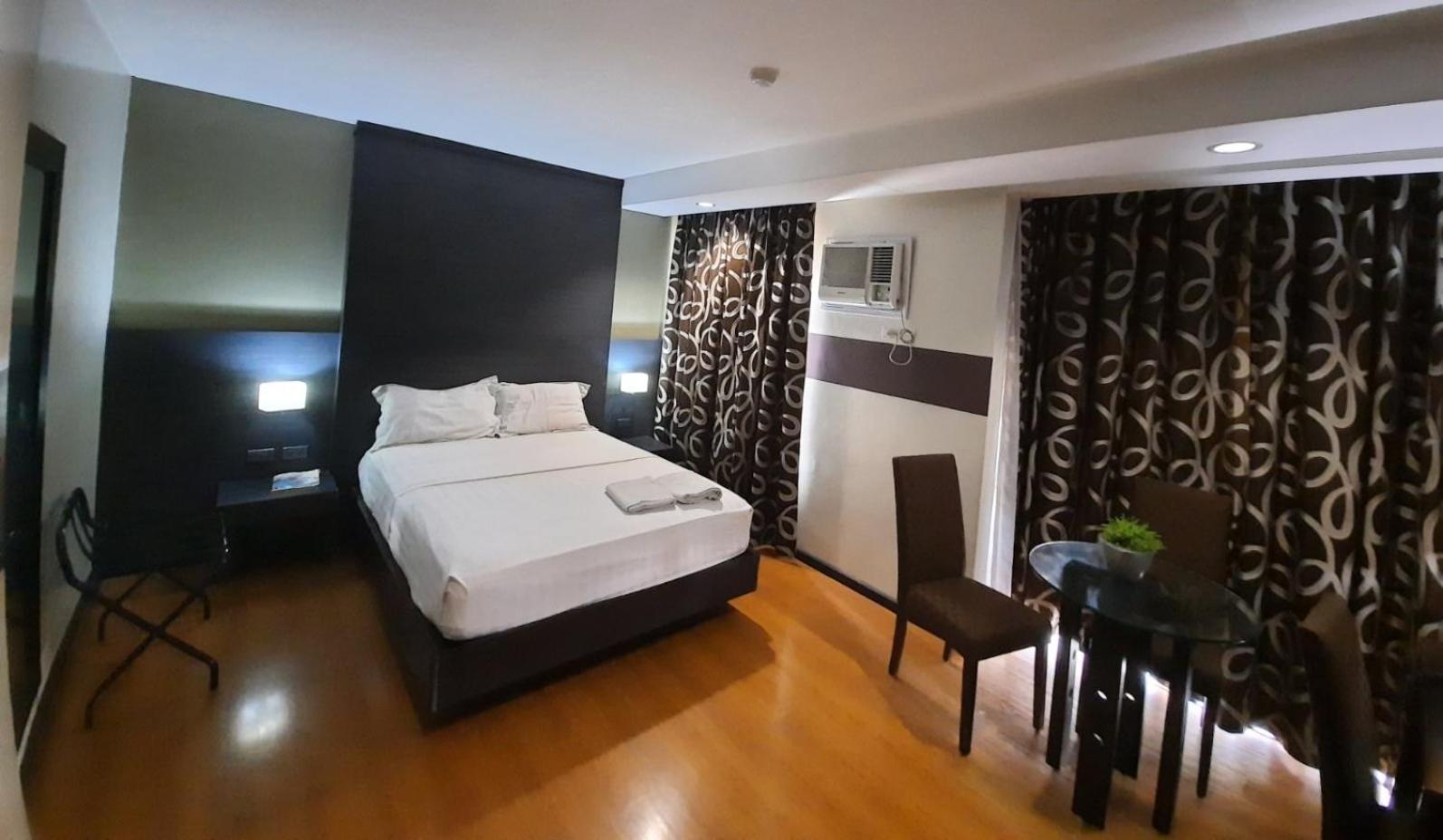 Makati Boutique Hotel Near Naia Airport Terminal 3 Edsa Pasay Cbd Makati City Ngoại thất bức ảnh