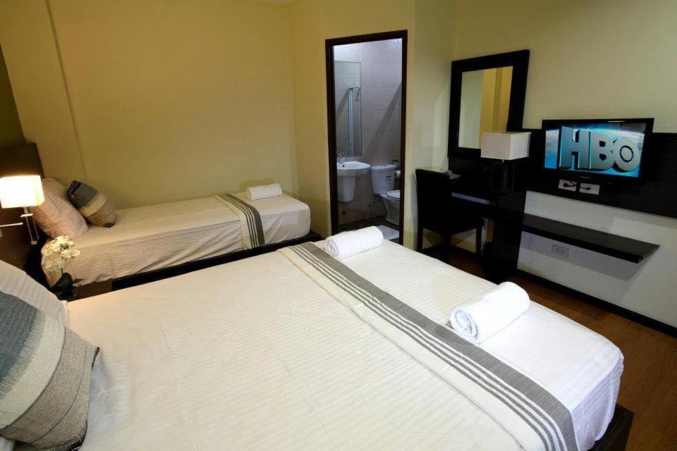 Makati Boutique Hotel Near Naia Airport Terminal 3 Edsa Pasay Cbd Makati City Ngoại thất bức ảnh