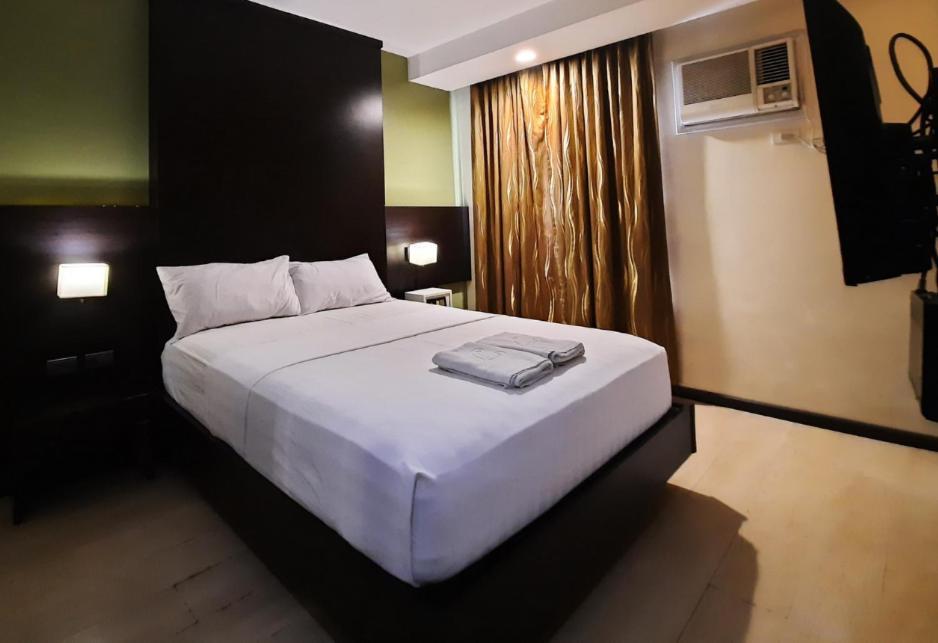 Makati Boutique Hotel Near Naia Airport Terminal 3 Edsa Pasay Cbd Makati City Ngoại thất bức ảnh