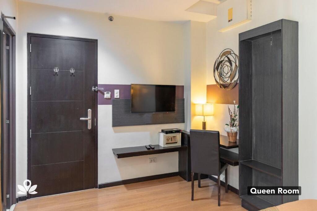 Makati Boutique Hotel Near Naia Airport Terminal 3 Edsa Pasay Cbd Makati City Ngoại thất bức ảnh