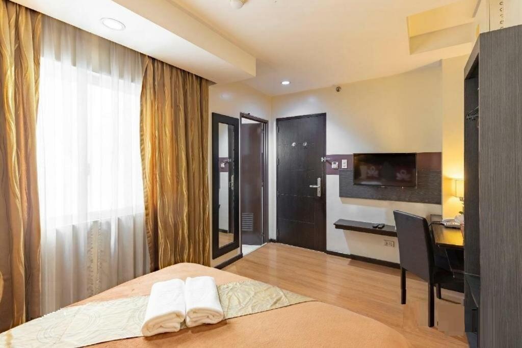 Makati Boutique Hotel Near Naia Airport Terminal 3 Edsa Pasay Cbd Makati City Ngoại thất bức ảnh