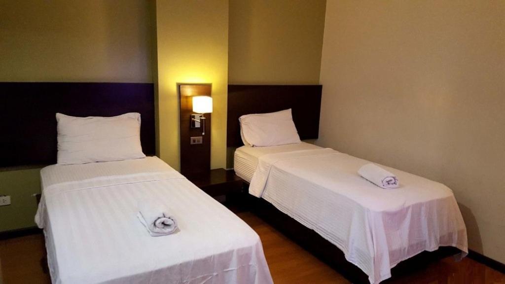 Makati Boutique Hotel Near Naia Airport Terminal 3 Edsa Pasay Cbd Makati City Ngoại thất bức ảnh
